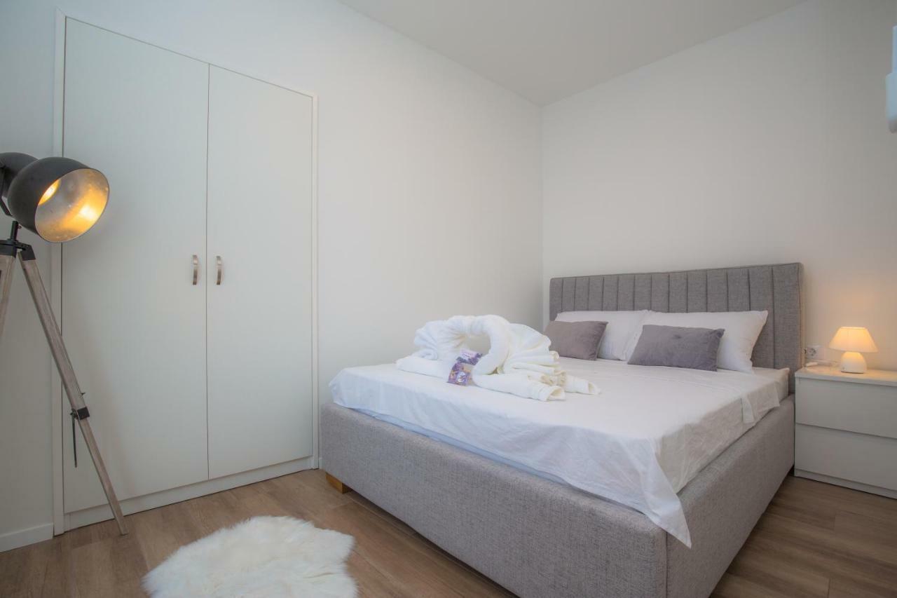 Capocesto Apartment *
